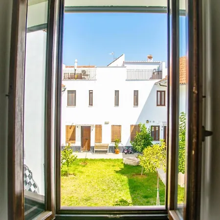 Patios De San Lorenzo Con Parking Feriehus Córdoba